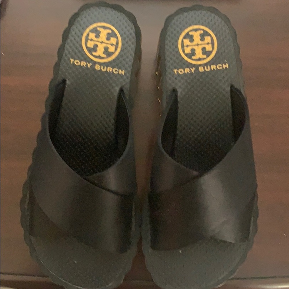 Tory burch scalloped wedge fip flop